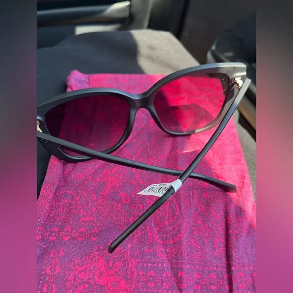Quay Ever After Frame Matte Black / Lens Smoke Fade 125 NWT  $90